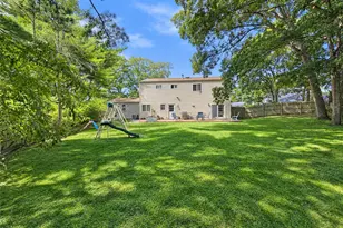 20 Bradbury Ct, Holbrook, NY 11741 - Photo 13