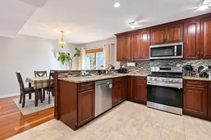 20 Bradbury Ct, Holbrook, NY 11741 - Photo 9