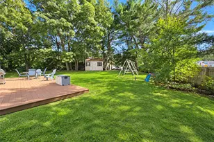 20 Bradbury Ct, Holbrook, NY 11741 - Photo 15