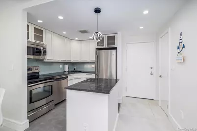 450 W Broadway #3F, Long Beach, NY 11561 - Photo 7