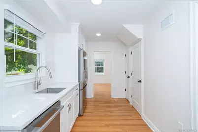 208 Lincoln Avenue, Eastchester, NY 10709 - Photo 11