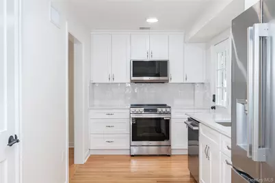 208 Lincoln Avenue, Eastchester, NY 10709 - Photo 9