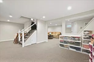 8 Philson Ct, Commack, NY 11725 - Photo 33