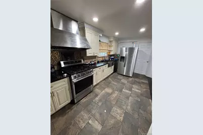80 Surrey Lane, Hempstead, NY 11550 - Photo 5