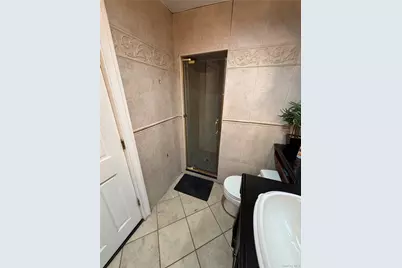 80 Surrey Lane, Hempstead, NY 11550 - Photo 5