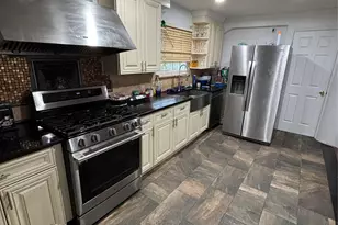 80 Surrey Ln, Hempstead, NY 11550 - Photo 3