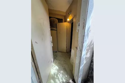 637 Baker Avenue, Bronx, NY 10460 - Photo 25