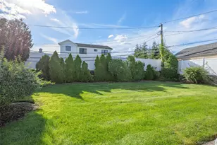 39 Stauber Dr, Plainview, NY 11803 - Photo 23
