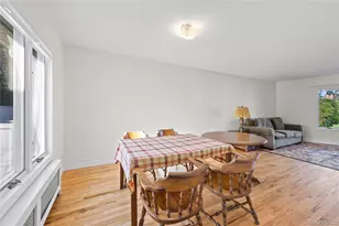 39 Stauber Dr, Plainview, NY 11803 - Photo 5