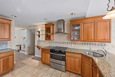 39 Stauber Drive, Plainview, NY 11803 - Photo 7