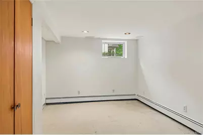 930 Tooker Avenue, West Babylon, NY 11704 - Photo 21