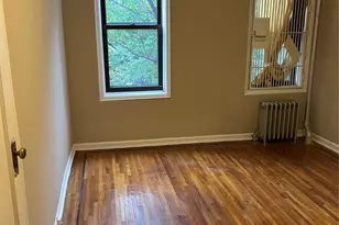 758 Brady Ct, Bronx, NY 10462 - Photo 5