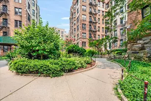 758 Brady Ct, Bronx, NY 10462 - Photo 15