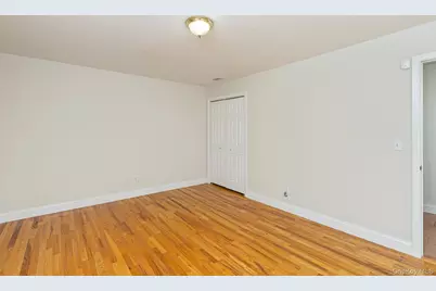 37 W Woodside Avenue, Patchogue, NY 11772 - Photo 23