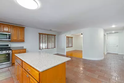 37 W Woodside Avenue, Patchogue, NY 11772 - Photo 17
