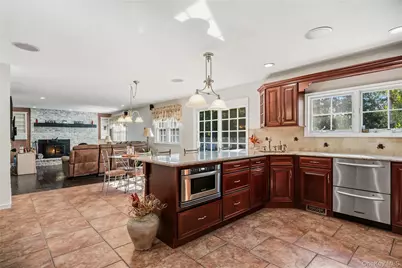 12 Brooktree Court, Bohemia, NY 11716 - Photo 9