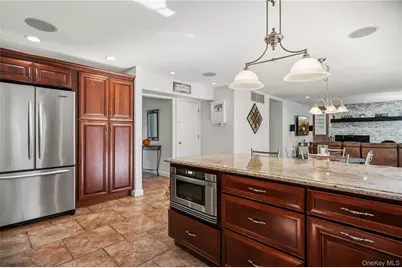 12 Brooktree Court, Bohemia, NY 11716 - Photo 11