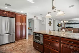 12 Brooktree Ct, Bohemia, NY 11716 - Photo 11