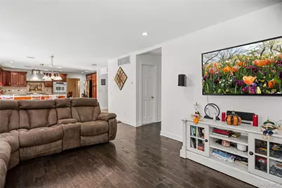 12 Brooktree Court, Bohemia, NY 11716 - Photo 17