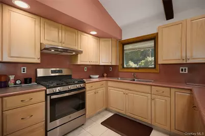 64 Clinton Road, Tuxedo Park, NY 10987 - Photo 11