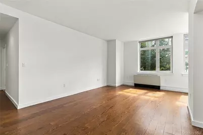 40-26 College Point Boulevard #8N, Flushing, NY 11354 - Photo 5
