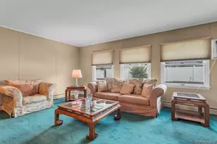 7 Eve Ln, Levittown, NY 11756 - Photo 9