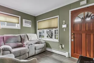 7 Eve Ln, Levittown, NY 11756 - Photo 3