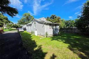 34 Flamingo Rd, Rocky Point, NY 11778 - Photo 3