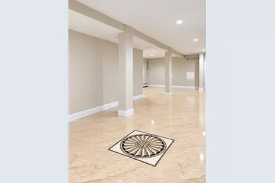 459 Roquette Avenue, Floral Park, NY 11001 - Photo 15