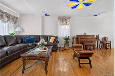2518 Glebe Avenue, Bronx, NY 10461 - Photo 3