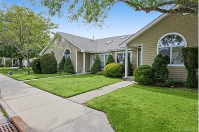65 Eric Drive, Middle Island, NY 11953 - Photo 3