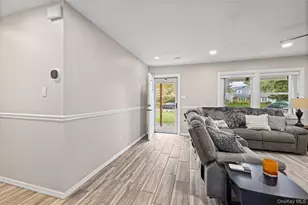 23 Wedgewood Dr, Coram, NY 11727 - Photo 5
