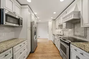 83 Edgepark Rd, White Plains, NY 10603 - Photo 17
