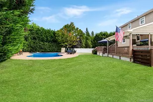 2126 Howell St, Bellmore, NY 11710 - Photo 9