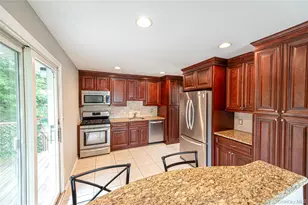 7 Don Ln, Hauppauge, NY 11788 - Photo 7