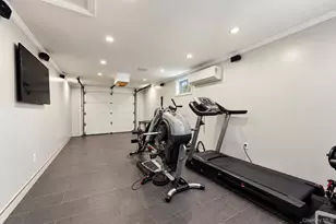 97 Page Ave, Yonkers, NY 10704 - Photo 23