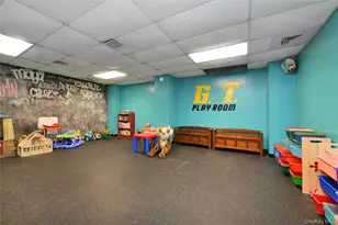 70-25 Yellowstone Blvd, Forest Hills, NY 11375 - Photo 17