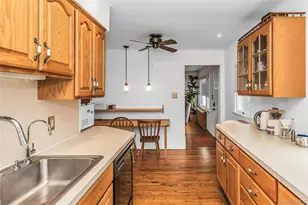 5 Plover Ln, Hicksville, NY 11801 - Photo 9