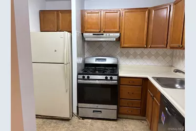 2 Bay Club Drive #10M, Bayside, NY 11360 - Photo 3