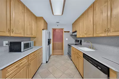 9 Groton Lane, Coram, NY 11727 - Photo 15