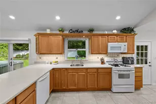 51 Beachfern Rd, Center Moriches, NY 11934 - Photo 19