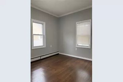 122 Dehnhoff Avenue, Freeport, NY 11520 - Photo 7