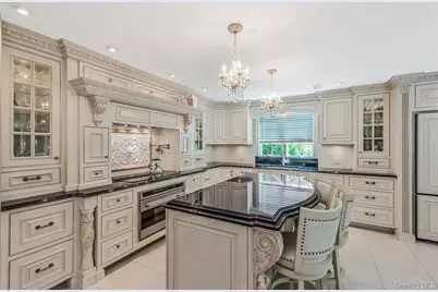 23 Barry Drive, Glen Cove, NY 11542 - Photo 5