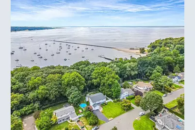 23 Barry Drive, Glen Cove, NY 11542 - Photo 3