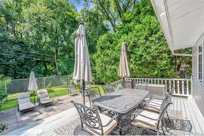 23 Barry Drive, Glen Cove, NY 11542 - Photo 11