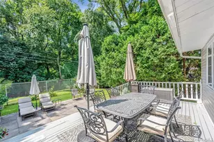 23 Barry Dr, Glen Cove, NY 11542 - Photo 11