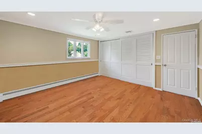 23 Barry Drive, Glen Cove, NY 11542 - Photo 9