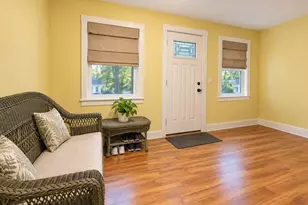 90-71 178th St, Jamaica, NY 11432 - Photo 3