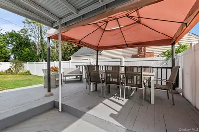 61 Hollyhock Road, Levittown, NY 11756 - Photo 25
