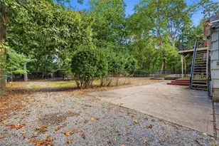 31 Woodland Dr, East Islip, NY 11730 - Photo 27